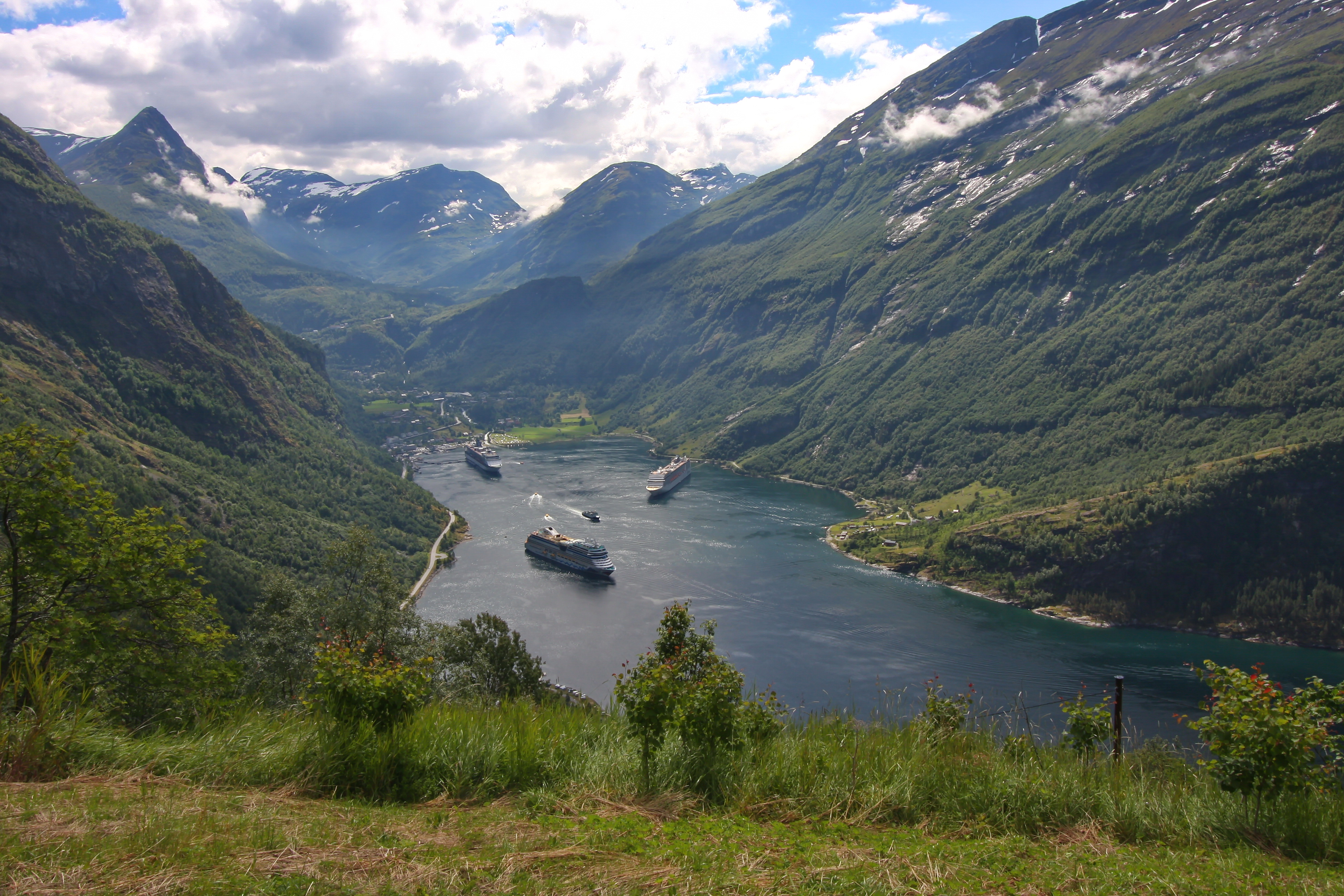 Trollstigen – Serpentinen und alpine Wasserfälle